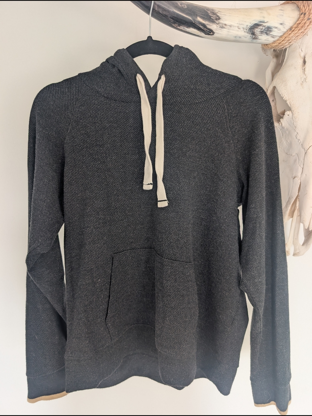 Faherty Dark Charcoal Hoodie Small Like New